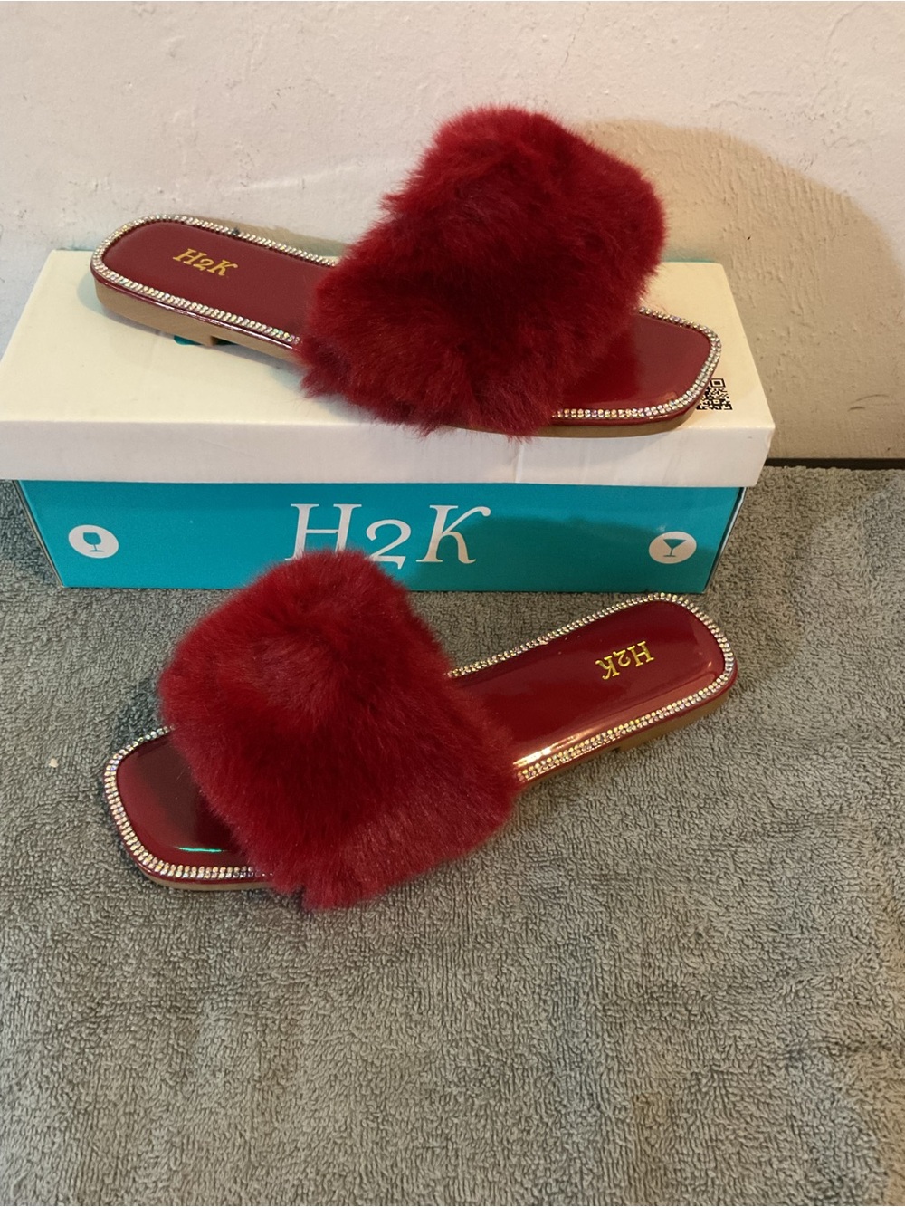 H2K Women's Burgundy Faux Fur Slide Slippers with Rhinestone Trim